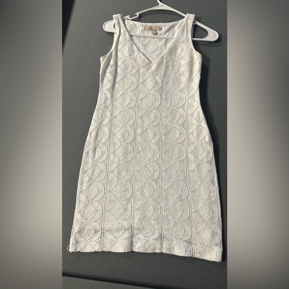 Elegant White Sleeveless Dress
